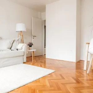  Apartment White - Free Parking